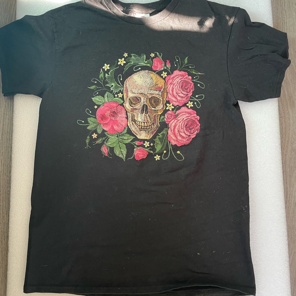 Skull Embroidered T shirt